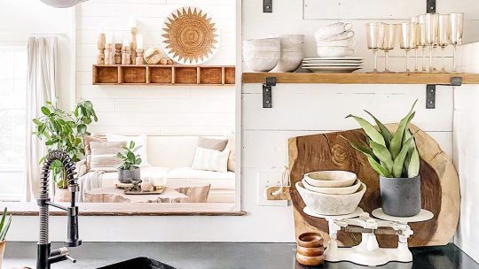 Der Zauber des hölzernen Vogels: Eine Geschichte über Handwerkskunst und Naturverbundenheit