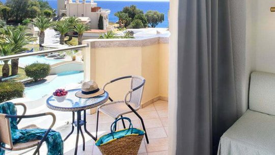 Rote Glaskugelleuchten: Eine stilvolle Wahl für eine gemütliche Atmosphäre