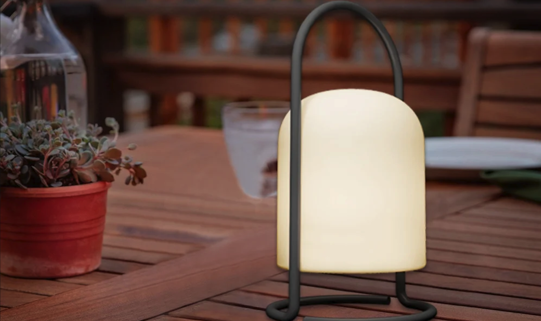 Praktische LED-Tischlampe fürs Camping