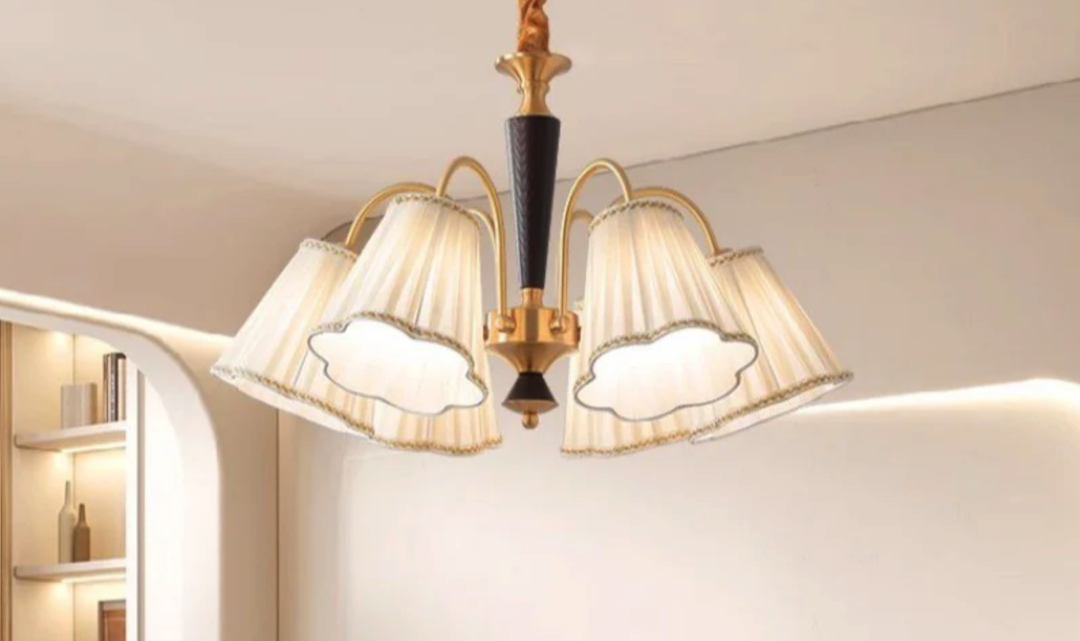 Eleganter Artikel: Französischer Blumenleuchter in Nussbaum und Messing