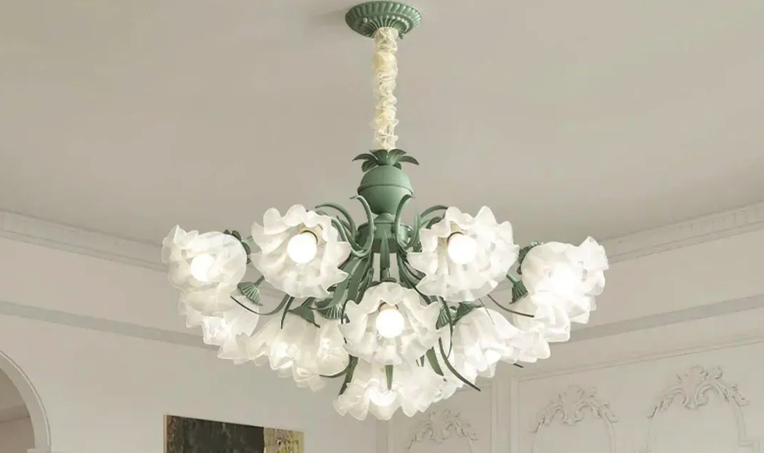 Retro Romantischer Lilien-Kronleuchter: Ein Hauch von Nostalgie