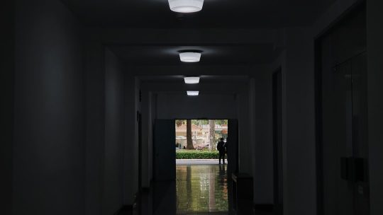 Moderne Bewegungssensor Schwarze Eisen Halbflächenleuchte